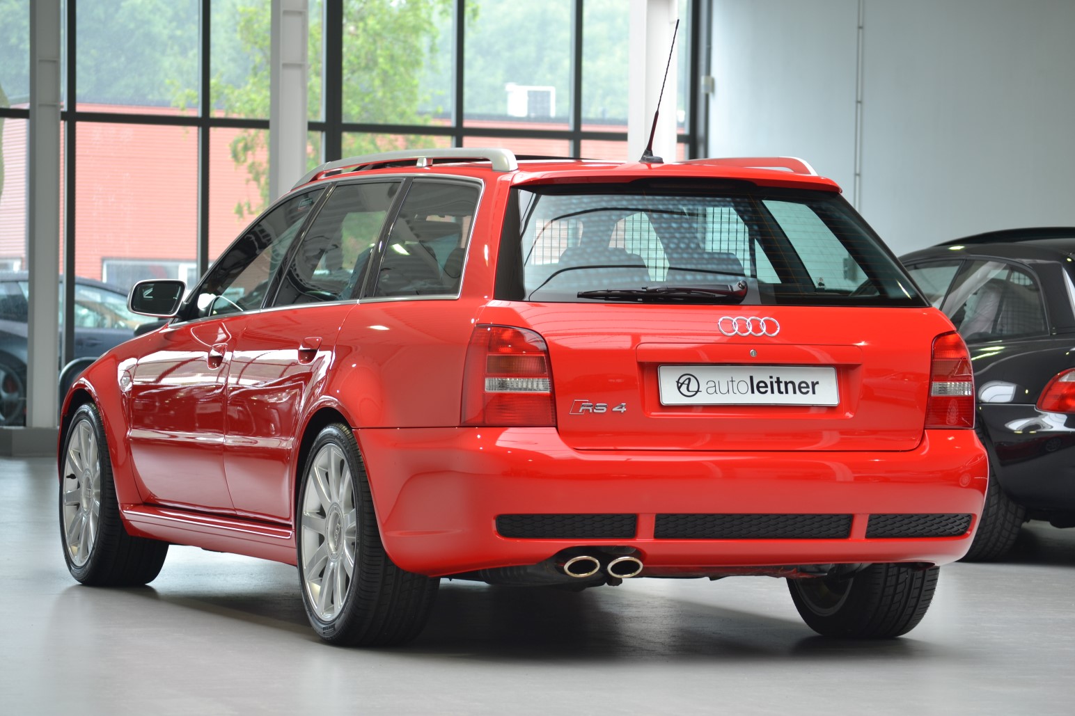 Audi RS4 (B5) hinten links