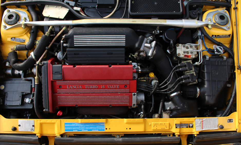 Lancia Delta HF Integrale Motor