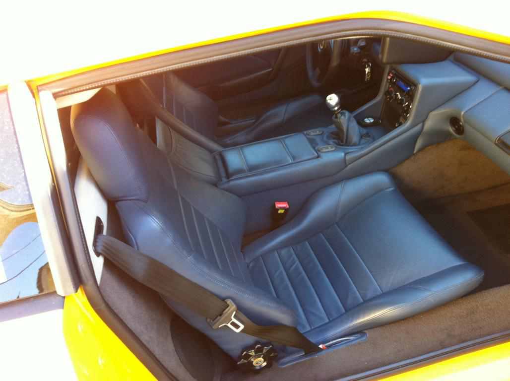 Lotus Esprit Sport 300 Cockpit 2